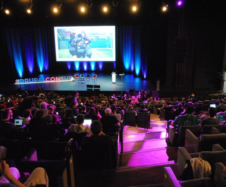  Get your Drupal customer projects into the DrupalCon showcase reel on the big stage